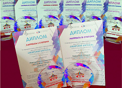 У «Девчат» восемь дипломов Лауреат конкурса «Сибирская карусель»!